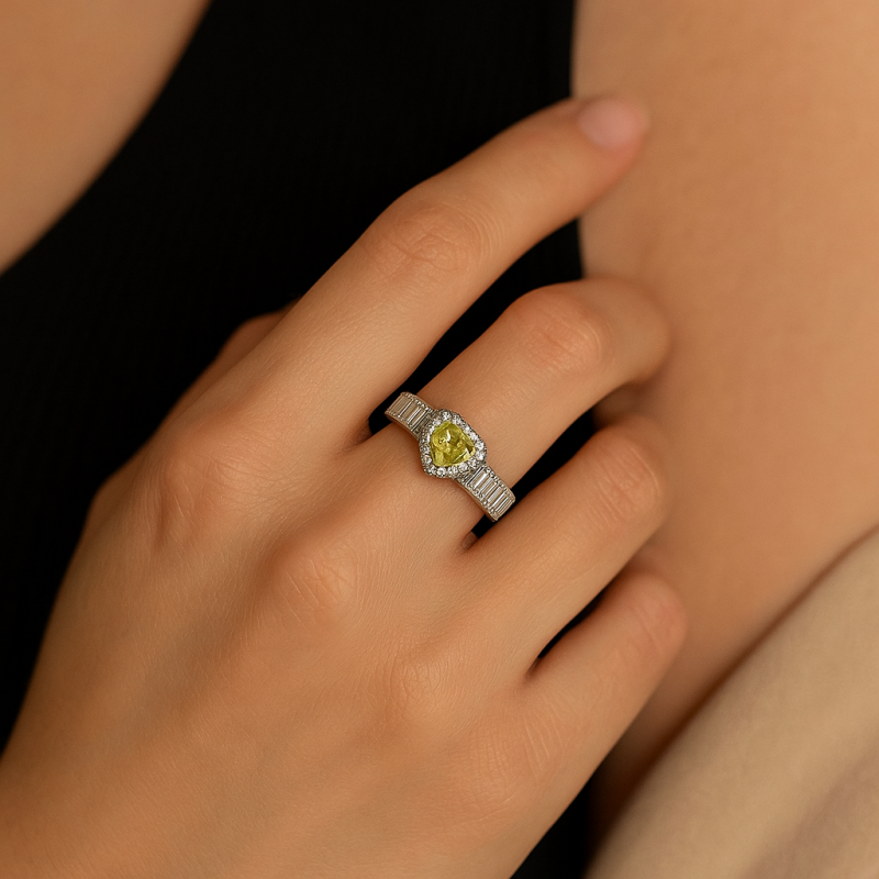 Green Amour W Ring